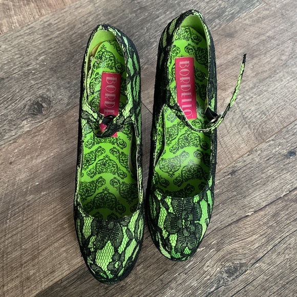 Black lace and green satin Bordello Heels - Picture 3 of 4